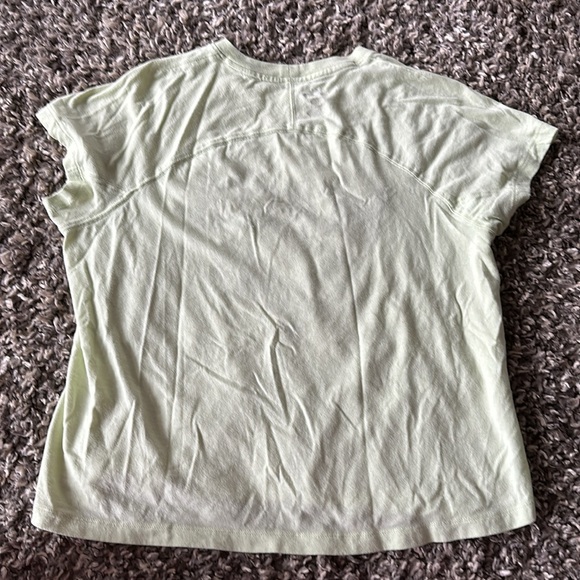 Under Armour tshirt - Picture 5 of 5